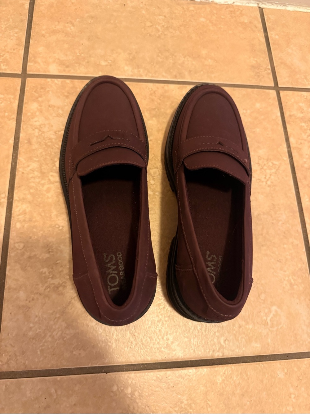 Toms women’s Slip-On  Loafers